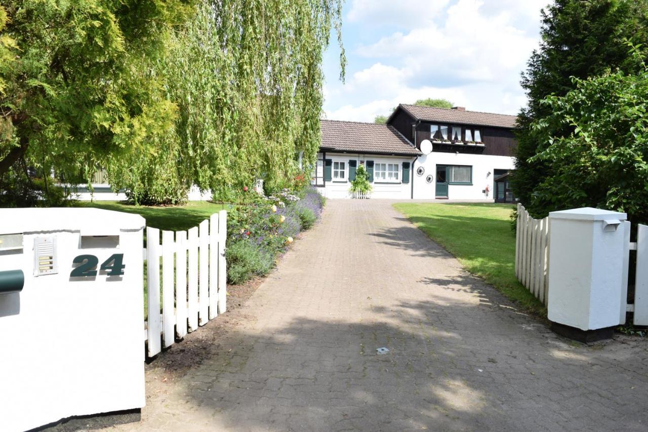 Landhaus Hideaway Mit Aussenpool, Sauna Und Kamin Bosau Ngoại thất bức ảnh