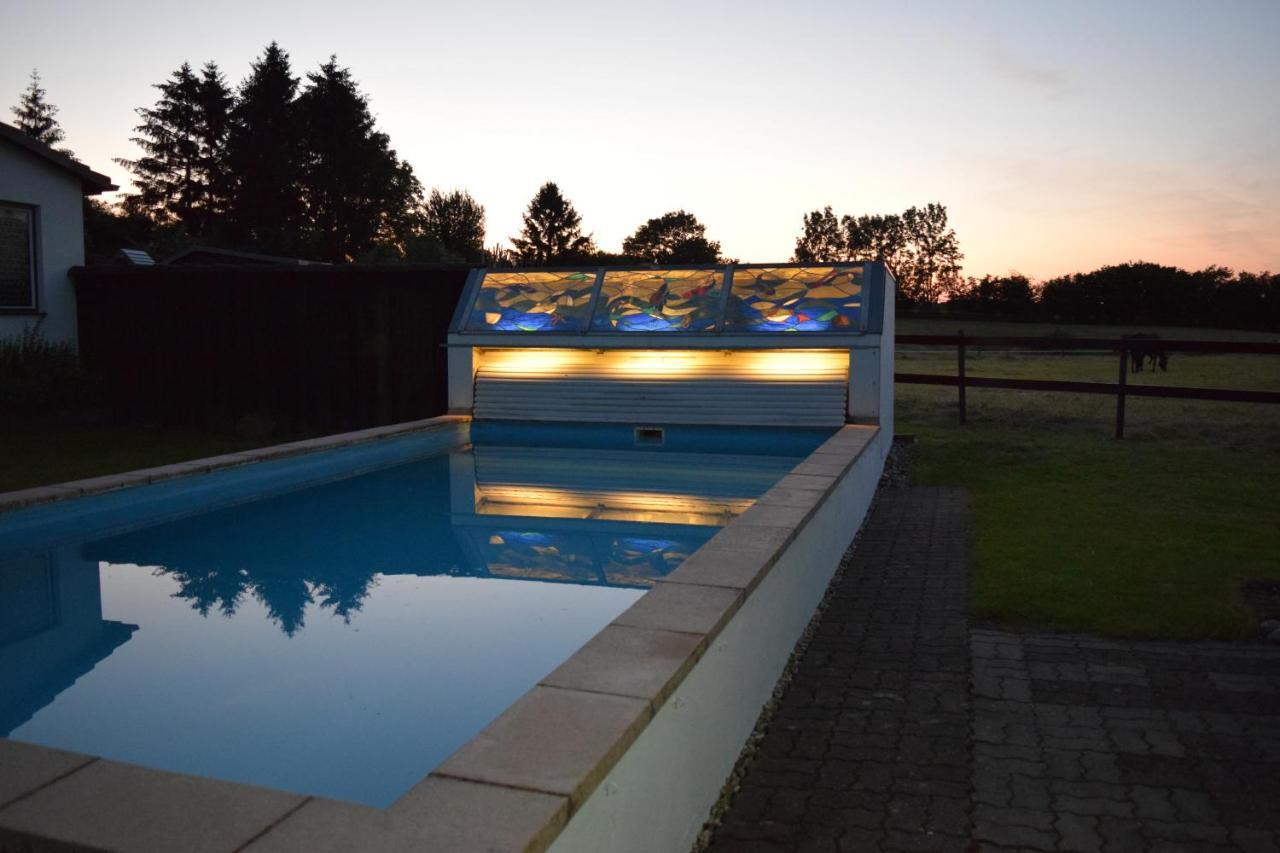 Landhaus Hideaway Mit Aussenpool, Sauna Und Kamin Bosau Ngoại thất bức ảnh